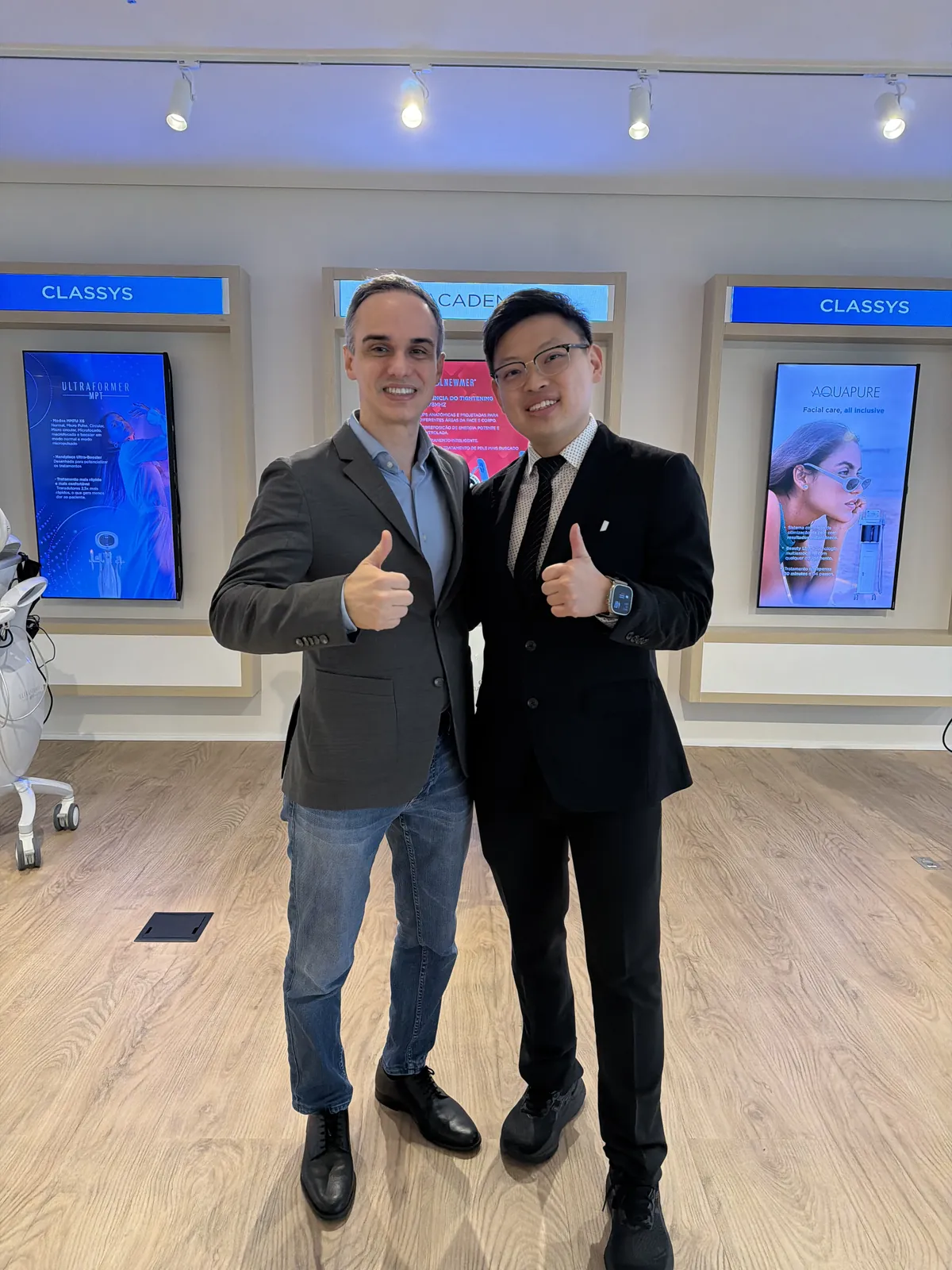 Dr Sin Yong with Dr Rogerio Marques at the CLASSYS Academy in Sao Paulo, Brazil