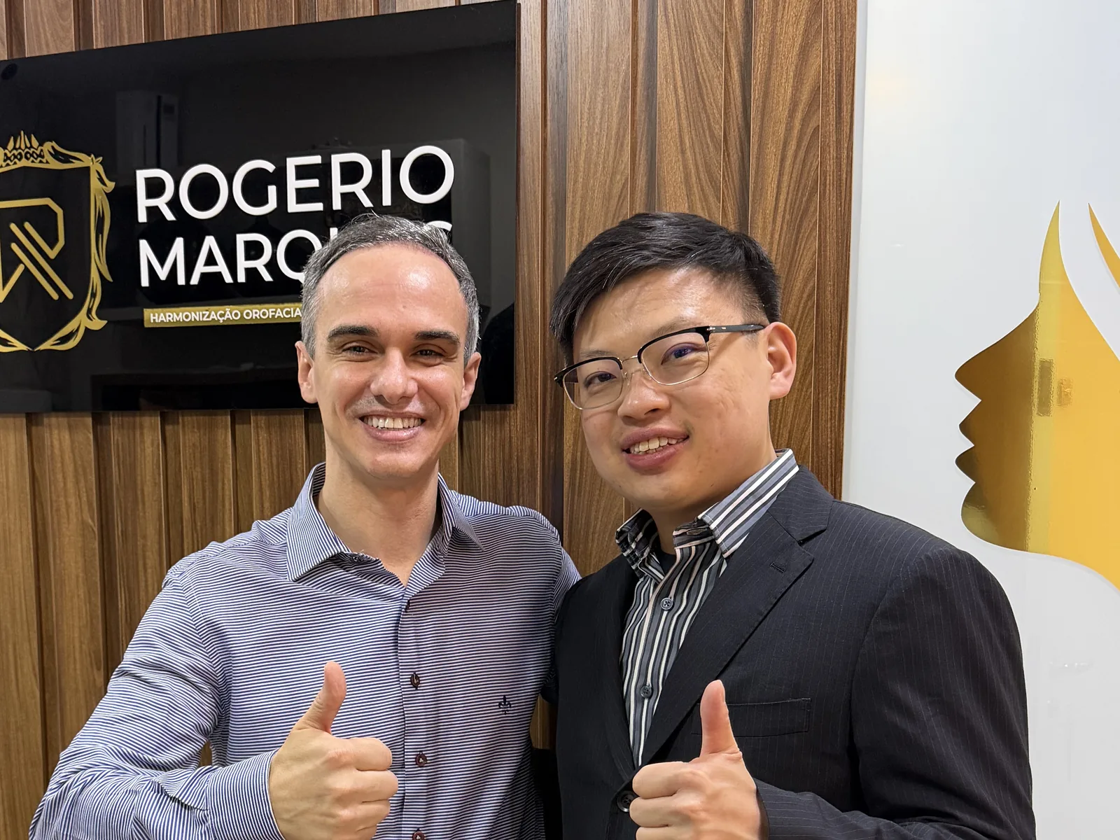 Dr Sin Yong with Dr Rogerio Marques at his clinic in Sao Paulo, Brazil