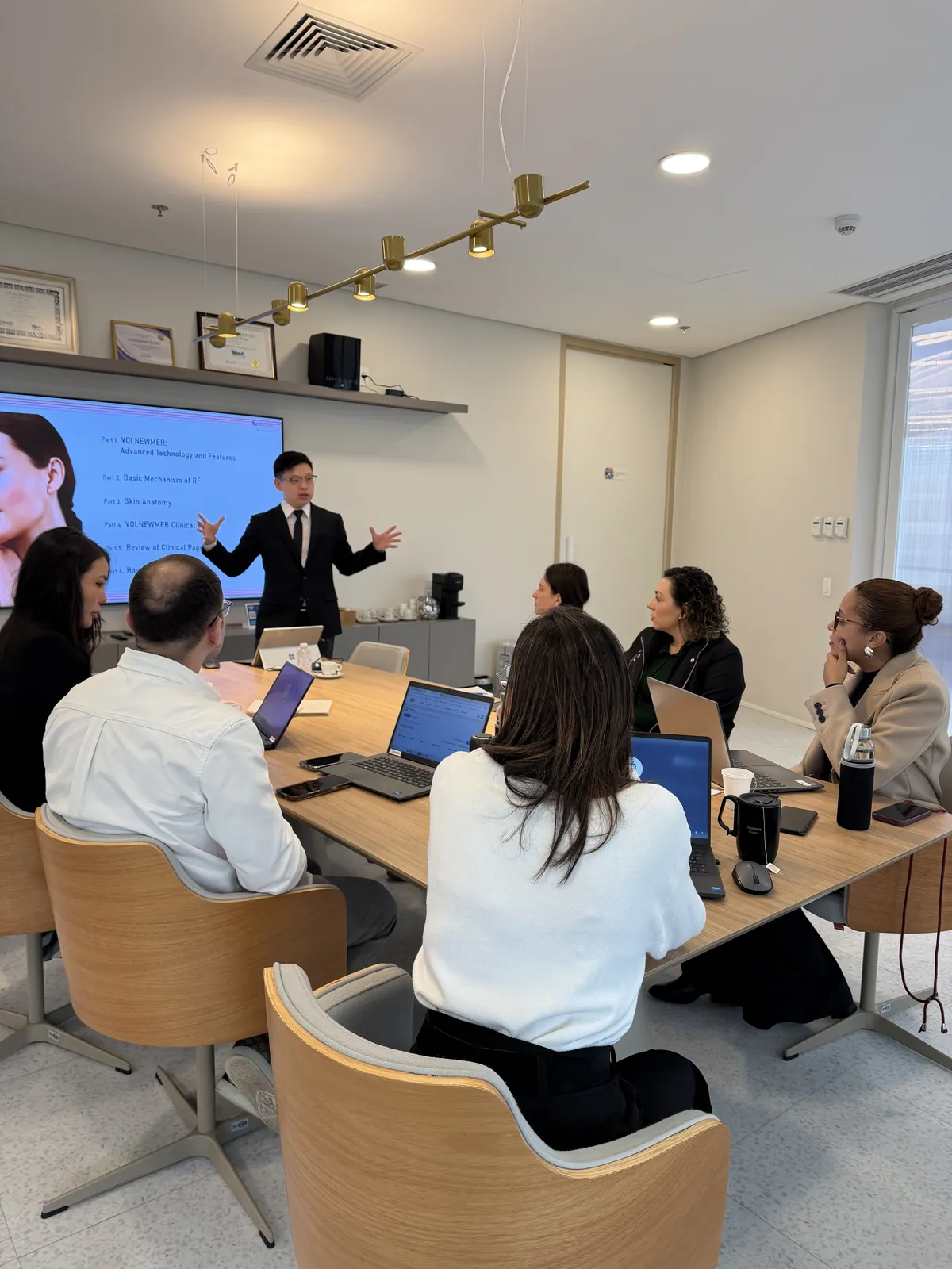 Dr Sin Yong presenting Volnewmer advanced technology to CLASSYS Academy delegates in Sao Paulo
