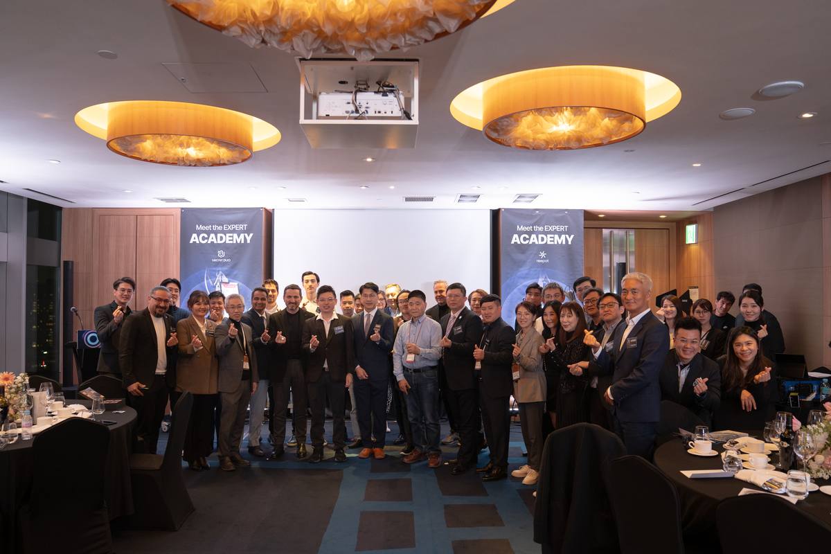 Group photograph of all attendees and faculty at the ilooda Meet the Expert Academy 2024 — Intercontinental Seoul COEX